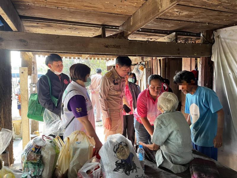 ศรส. พม. เข้าช่วยเด�