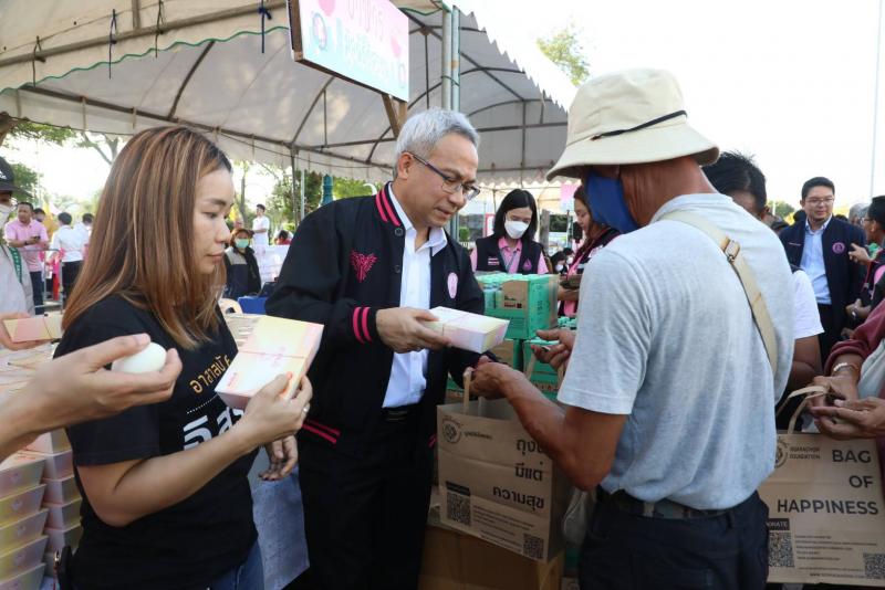 ปลัด พม. นำทีมเครื�
