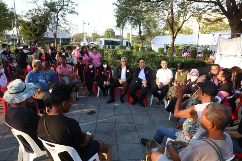 ปลัด พม. นำทีมเครื�