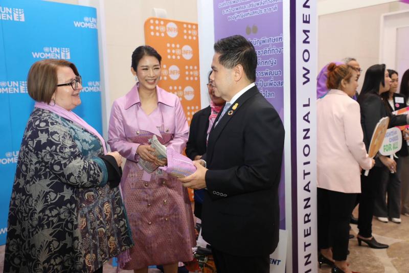 วราวุธ ประกาศในวั�