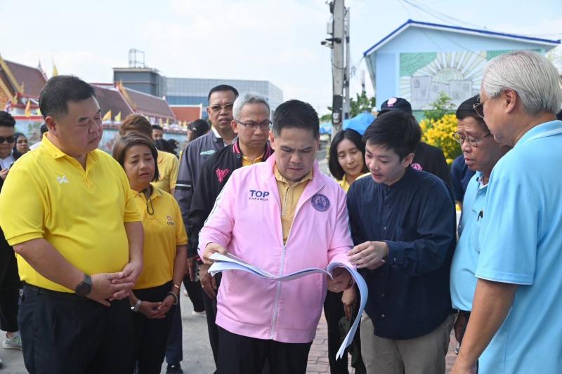 วราวุธ ลงเรือ ล่อง