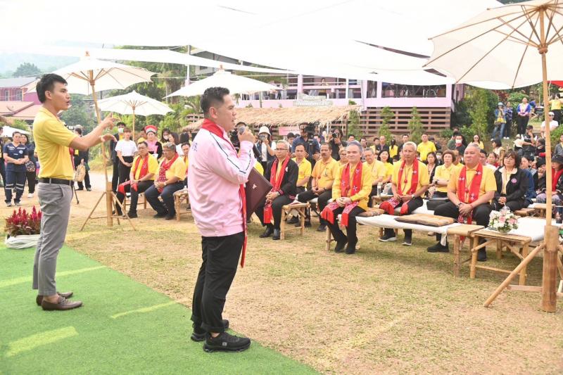 วราวุธ รมว.พม. ขึ้น�
