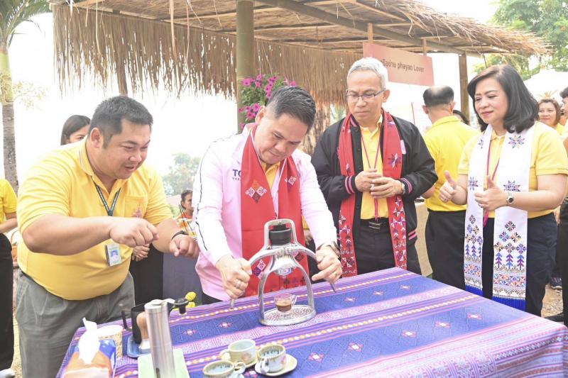 วราวุธ รมว.พม. ขึ้น�