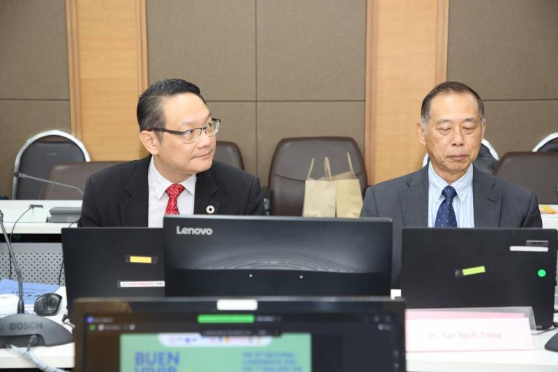 วราวุธ ย้ำนักสังค�