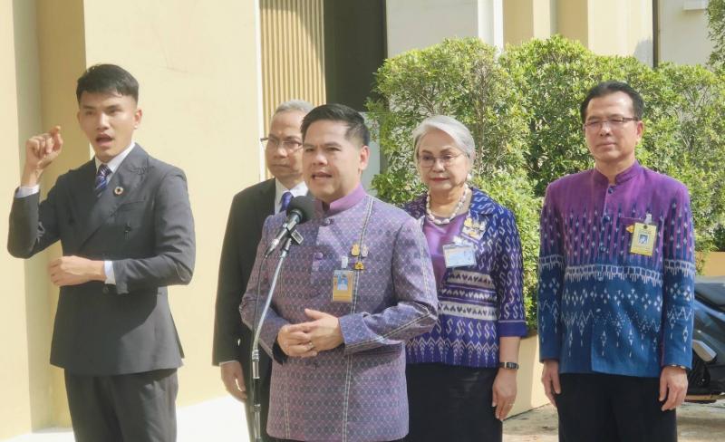 วราวุธ รมว.พม. ให้ ศ