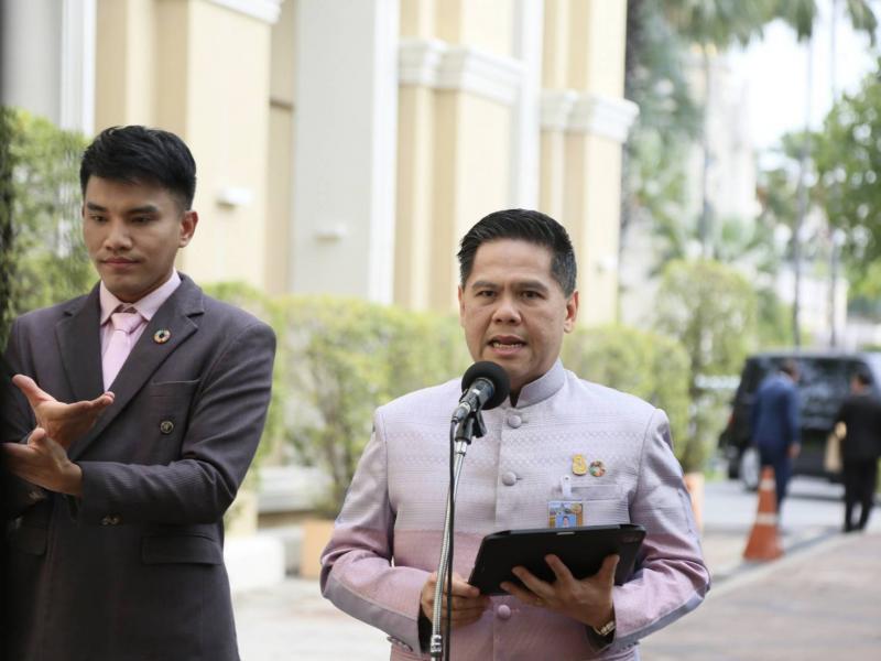 วราวุธ ประสาน พอช. �