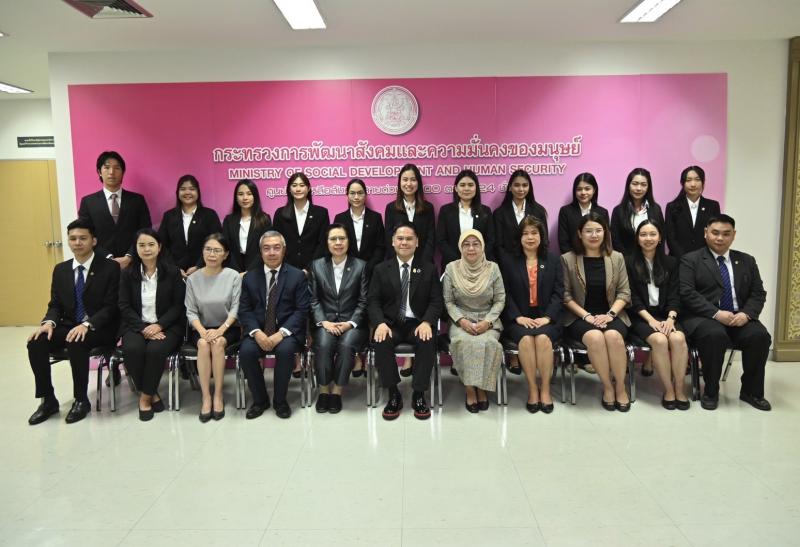 วราวุธ รมว.พม. แนะแ�