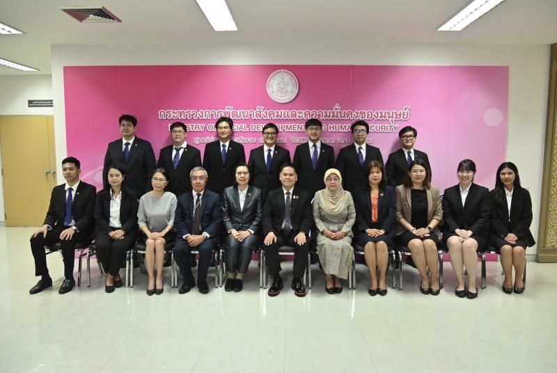 วราวุธ รมว.พม. แนะแ�