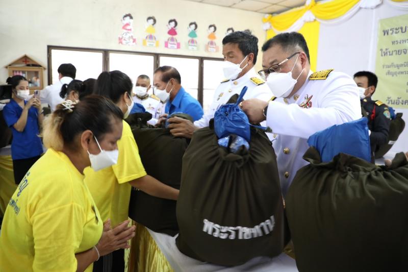 ในหลวง โปรดเกล้าฯ 