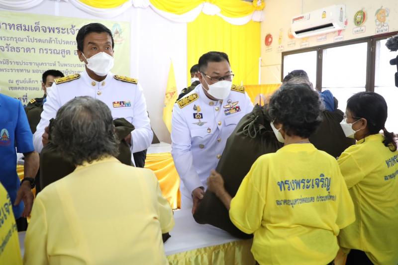ในหลวง โปรดเกล้าฯ 