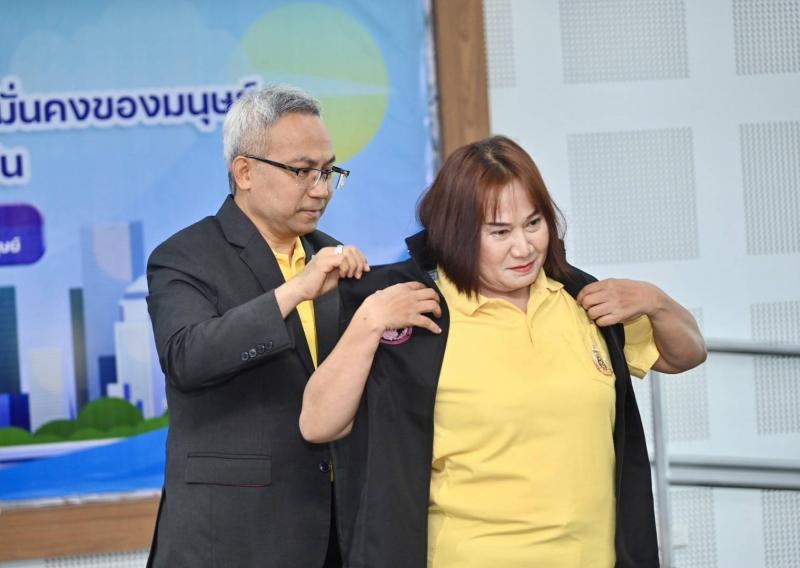 วราวุธ แนะ อพม. นำอ�