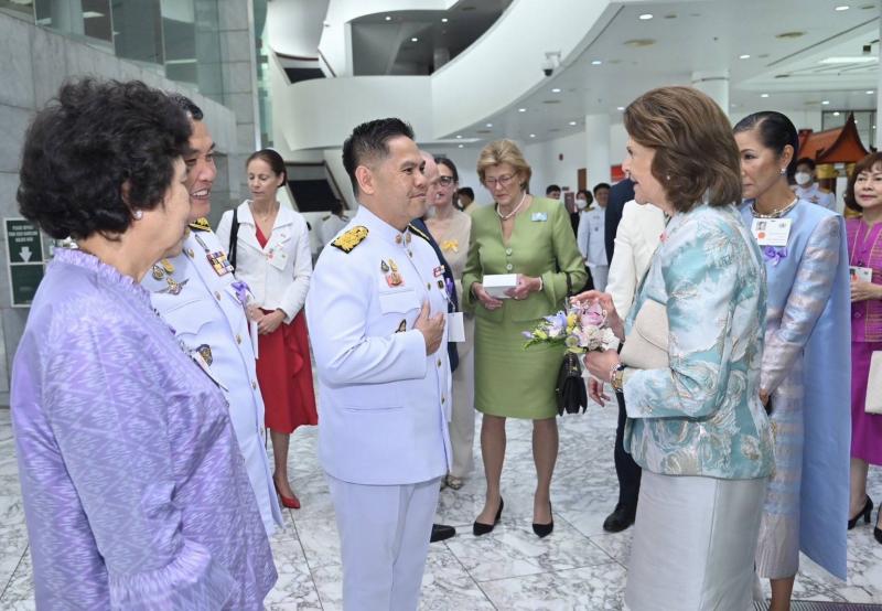 สมเด็จพระนางเจ้า�