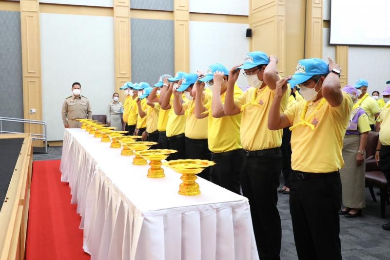 พม.จัดพิธีมอบหมวก-