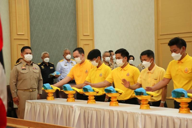 พม.จัดพิธีมอบหมวก-