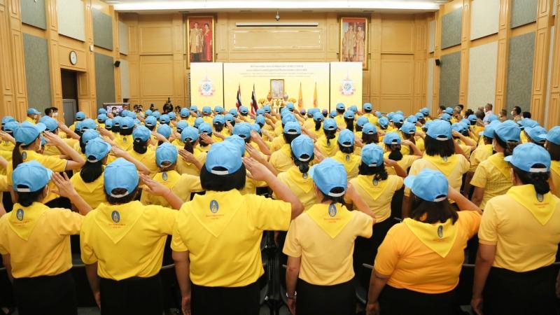 พม.จัดพิธีมอบหมวก-