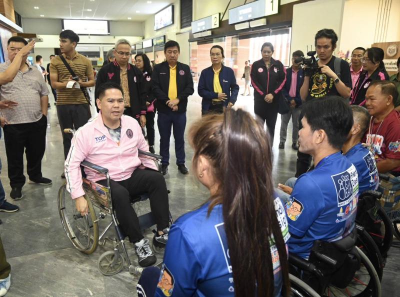 วราวุธ ทดลองนั่งว�