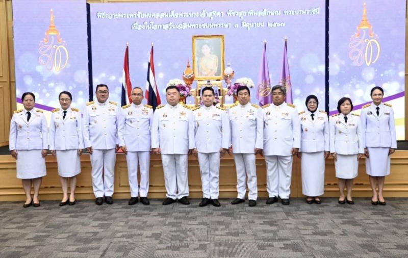 วราวุธ นำ ขรก. - เจ้�