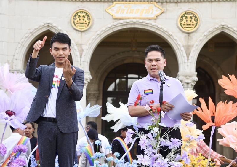 วราวุธ - พม. ร่วมฉลอ