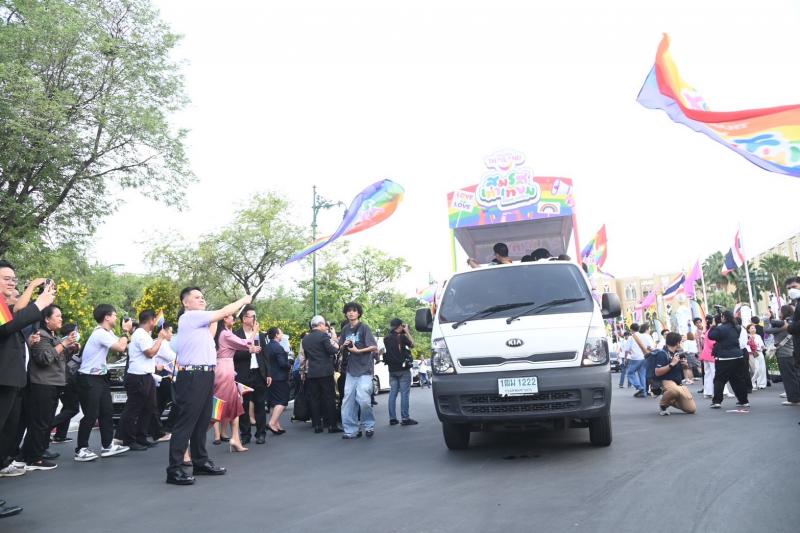 วราวุธ - พม. ร่วมฉลอ