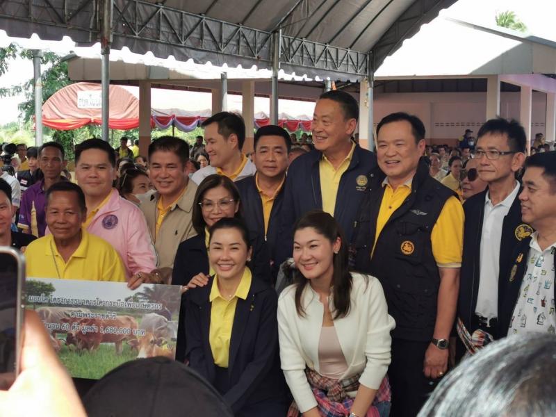 วราวุธ ร่วมคณะนาย�