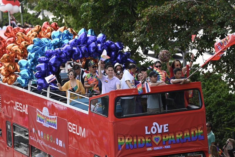 เศรษฐา - วราวุธ ร่ว�