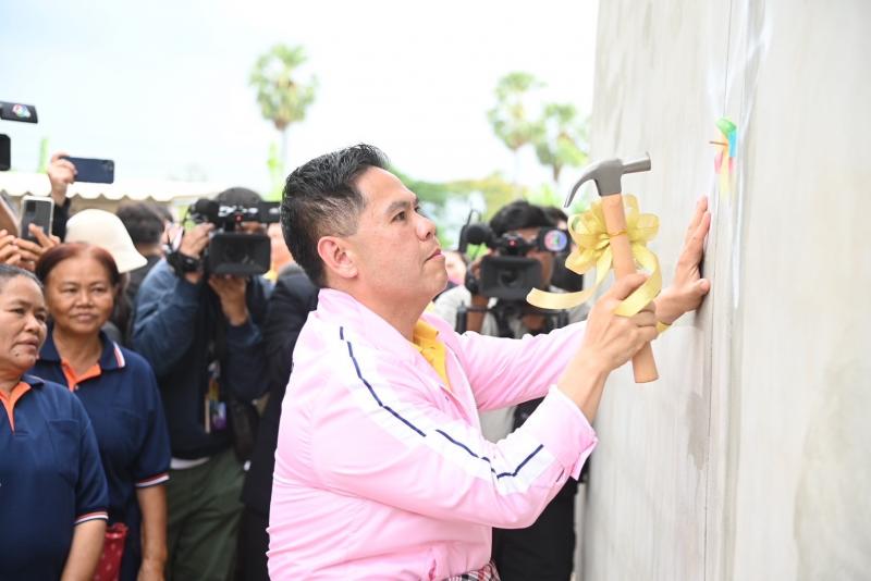 วราวุธ รมว.พม. ตอกเ�