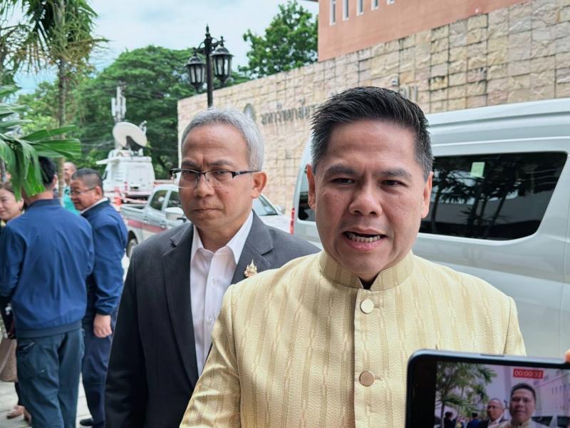 วราวุธ เผย ครม. ไฟเ�
