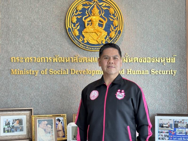 วราวุธ มอบ ศรส. เร่�