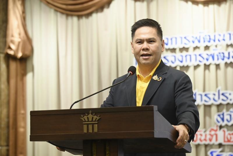 วราวุธ รมว.พม. เสริ�