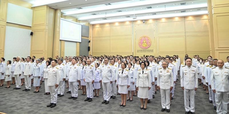 วราวุธ นำ ขรก.พม. กล