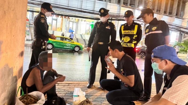 วราวุธ รมว.พม. ส่งท�