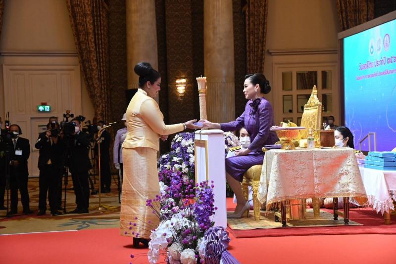 สมเด็จพระนางเจ้า�