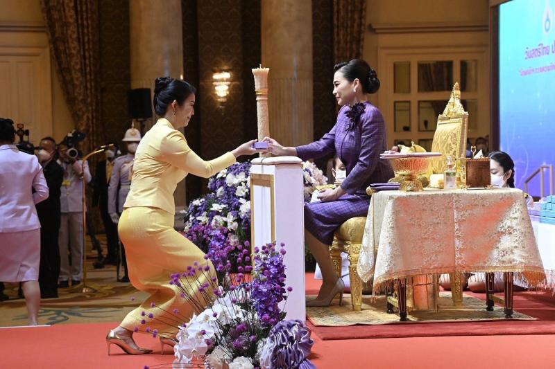 สมเด็จพระนางเจ้า�