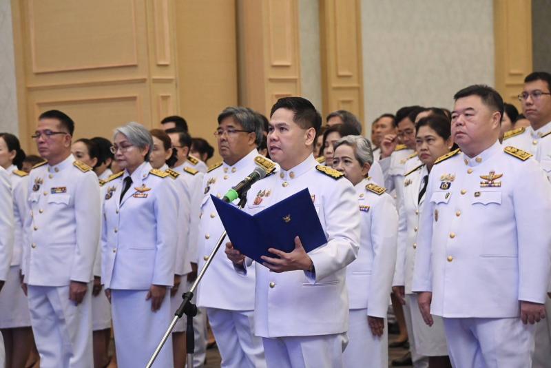 วราวุธ นำ ขรก.พม. กล