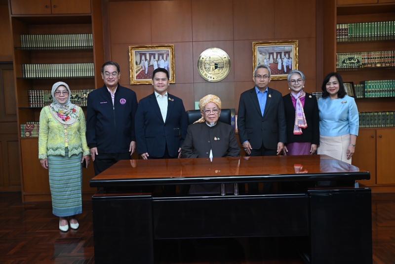 วราวุธ นำผู้บริหา�