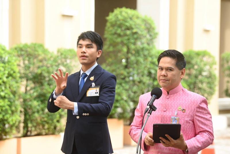 วราวุธ ชวน ชม-ช้อป �