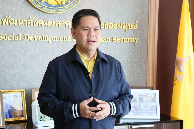 วราวุธ ห่วงน้ำท่ว�