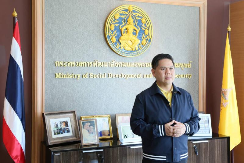 วราวุธ ห่วงน้ำท่ว�