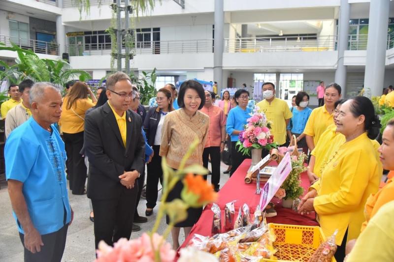 ปลัด พม. เปิดเวทีส�