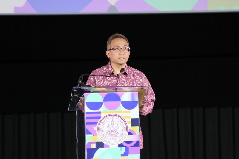 ปลัด พม. เปิดเวทีน�