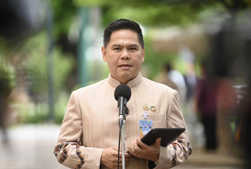วราวุธ รมว.พม. เล็ง�