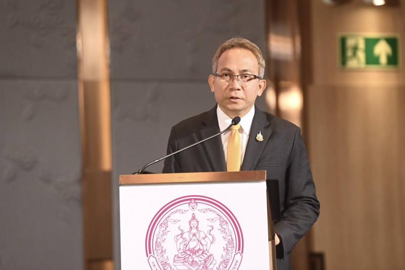 วราวุธ เป็นสักขีพ�