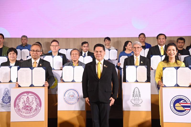 วราวุธ เป็นสักขีพ�