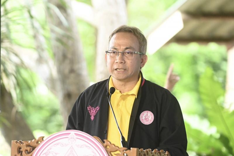 วราวุธ ชูผลสำเร็จ�