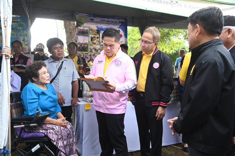 วราวุธ ชูผลสำเร็จ�