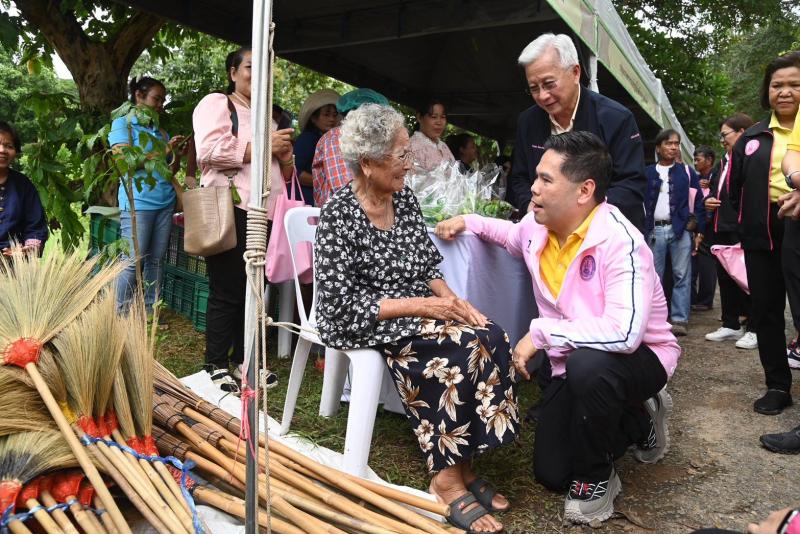 วราวุธ ชูผลสำเร็จ�