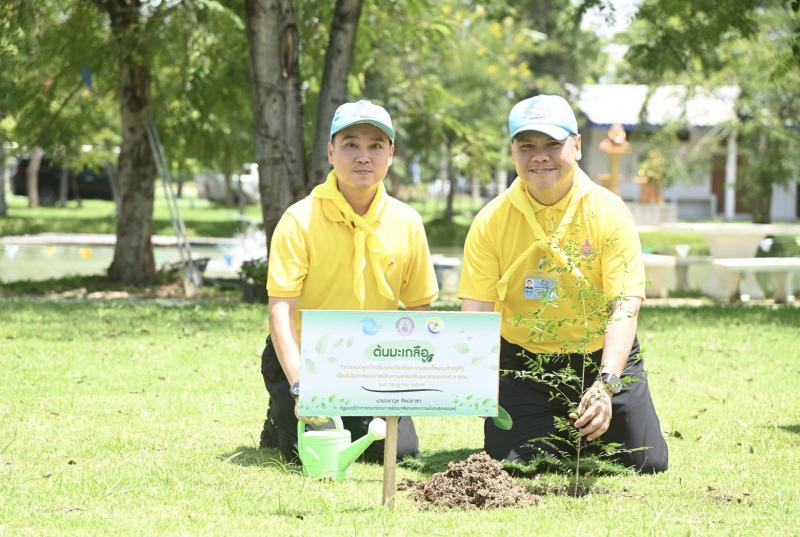 วราวุธ นำทีม พม. ปล�