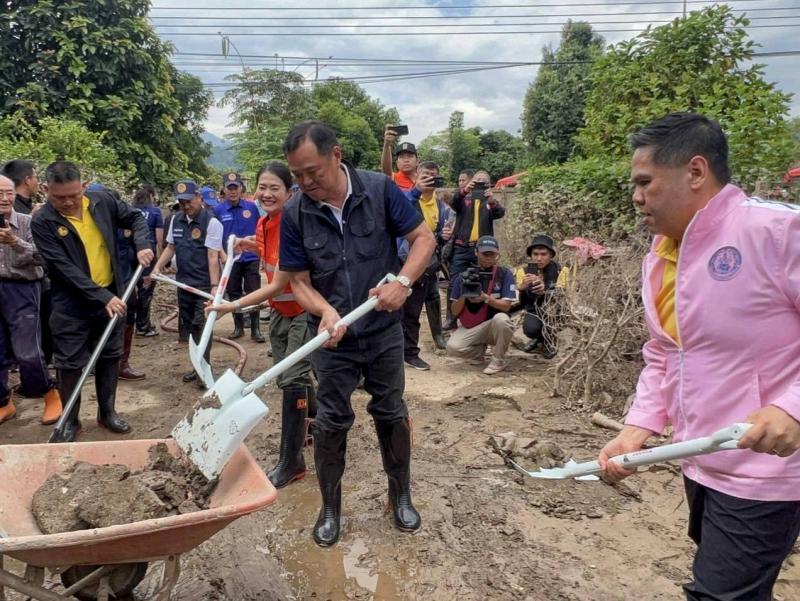 วราวุธ - ปลัดพม. จับ