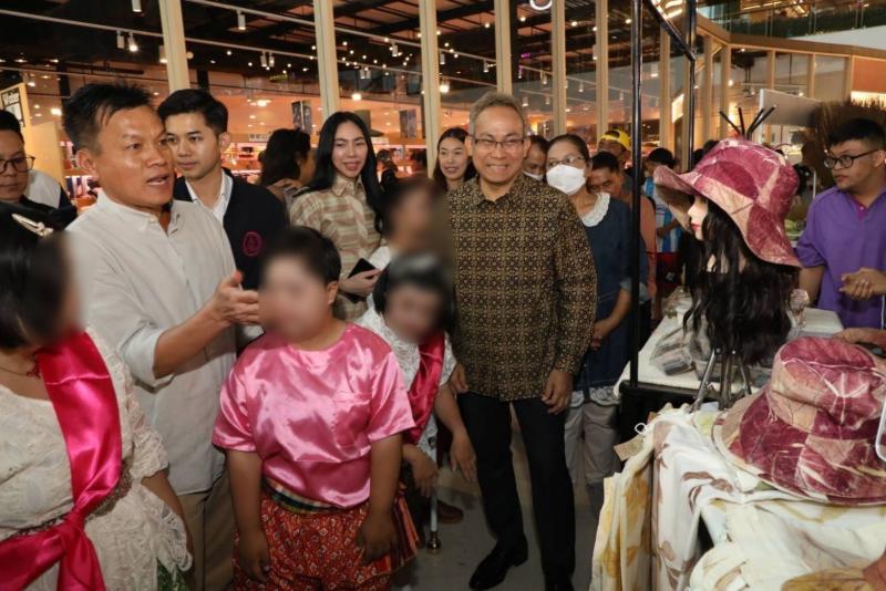 ปลัด พม. เปิดโครงก�