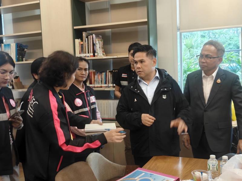 วราวุธ พร้อม ปลัด �
